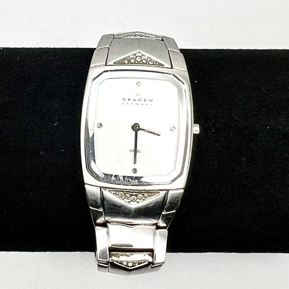 Skagen Denmark Rectangular Silver Women Watch Working - Picture 6 of 8